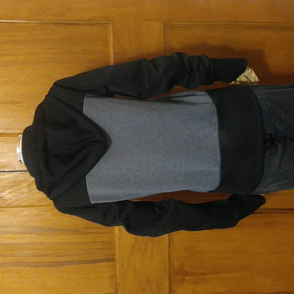 EUC Reebok Sweat Jacket (M) - Picture 5 of 6